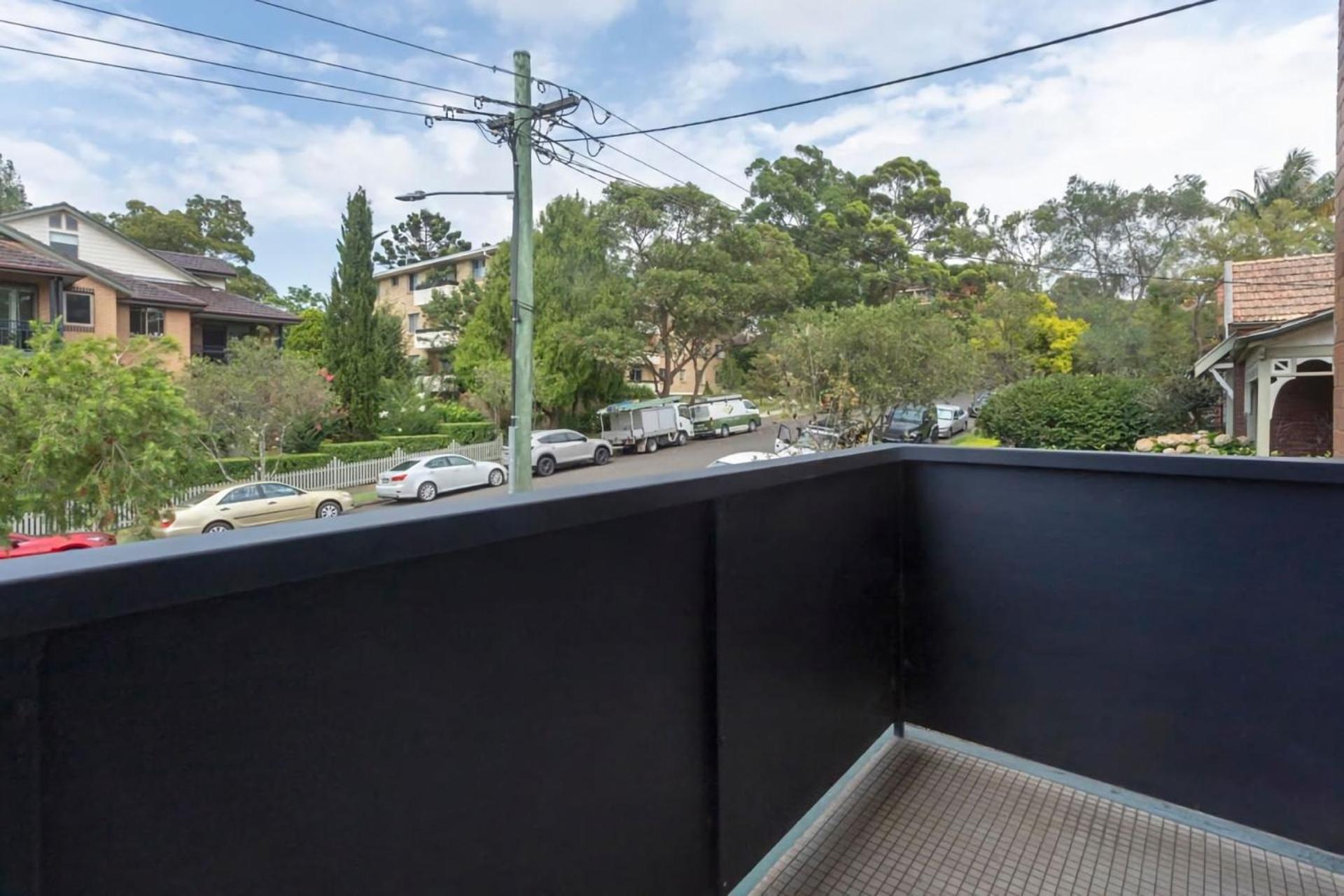 Urban Serenity 2br With Balcony Parking Apartment Sydney